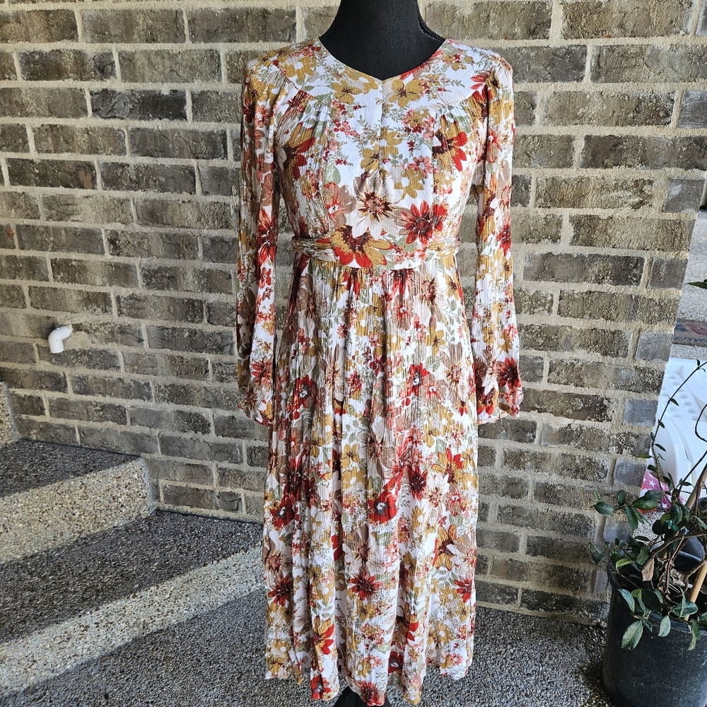 Illa Illa Fall Dress Size Small Tie Back